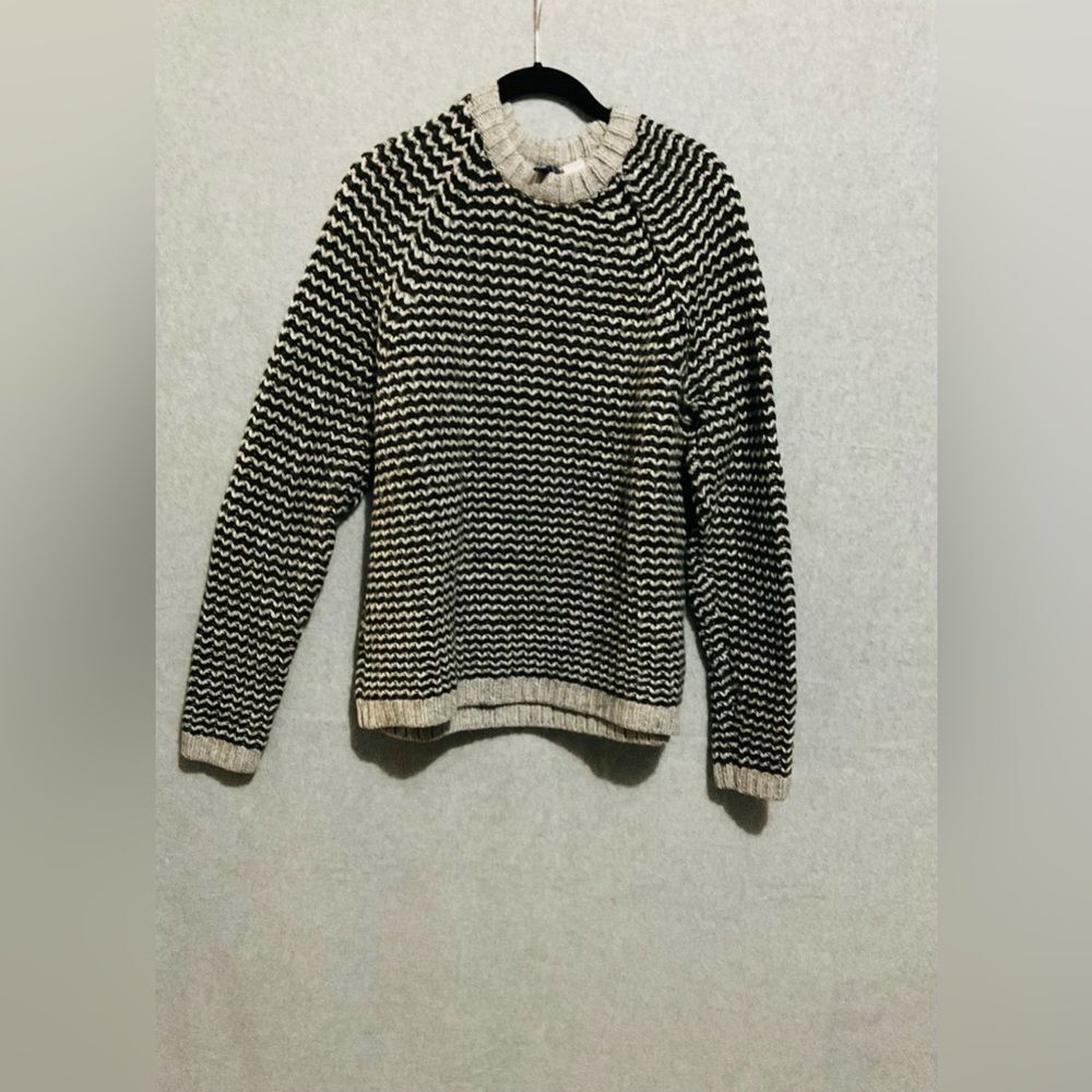 H&M Divided Chunky Knit ZigZag Sweater Medium Black White Geometric Raglan